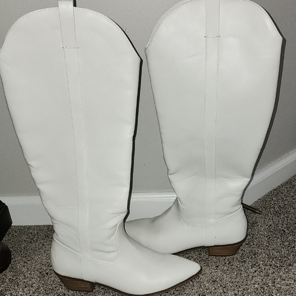 White Knee-High Women's Boots - Picture 2 of 8